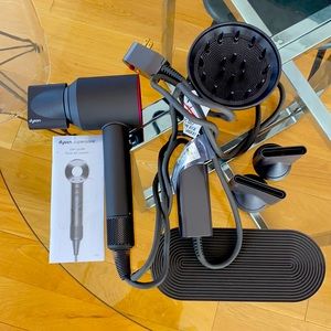 Dyson Supersonic Hair Dryer. Like new. Under full warranty